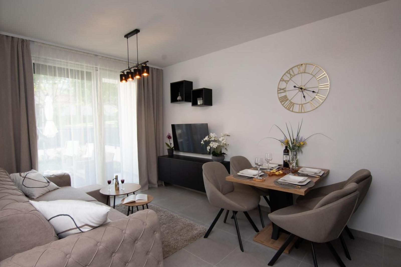 Studio Apartman Apollonia Sinj Exteriér fotografie
