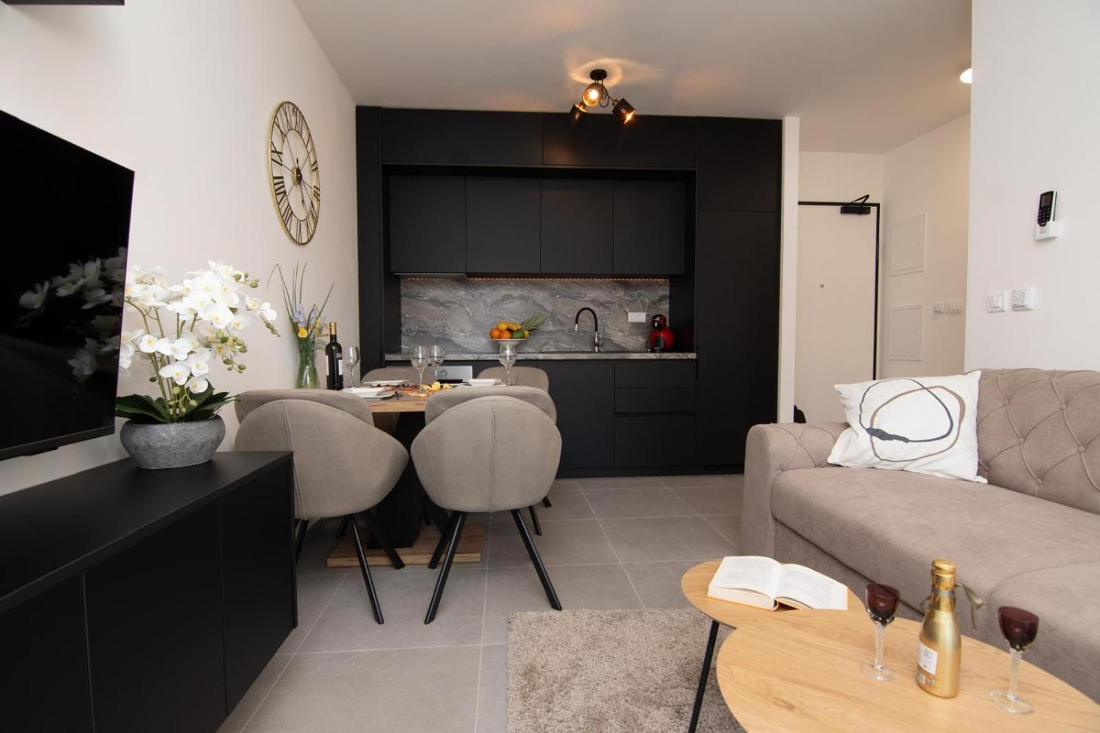 Studio Apartman Apollonia Sinj Exteriér fotografie
