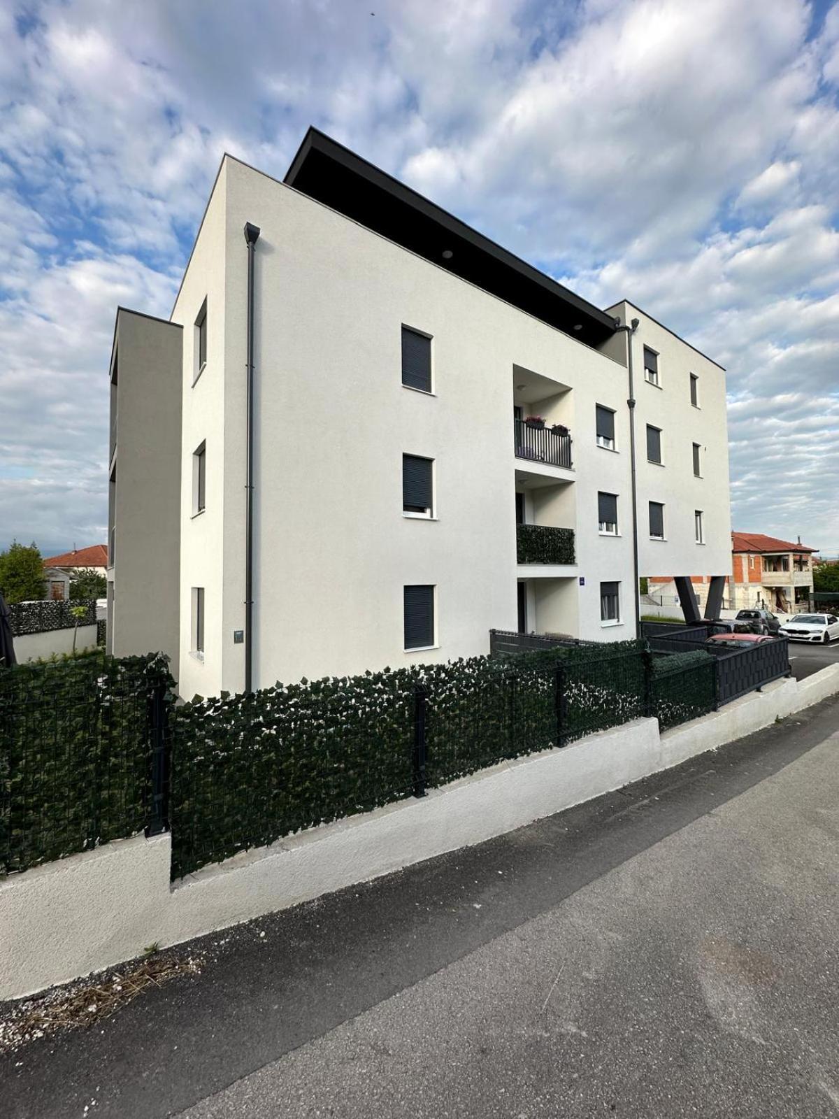 Studio Apartman Apollonia Sinj Exteriér fotografie